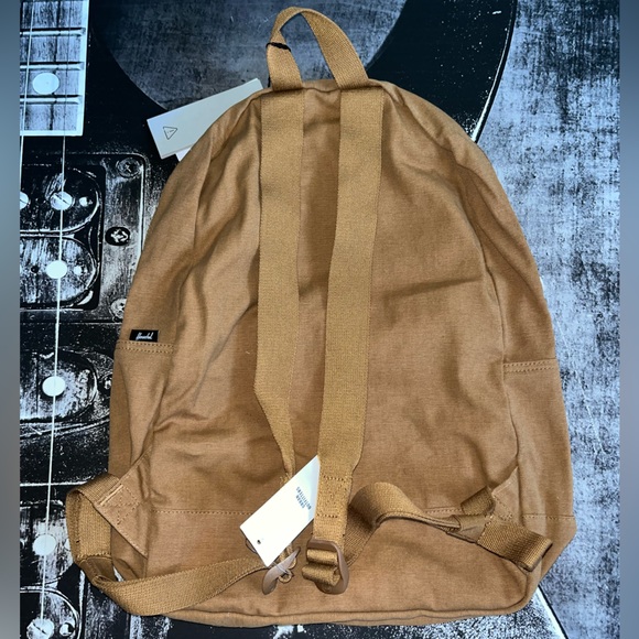 NWT Herschel Daypack - Picture 7 of 8